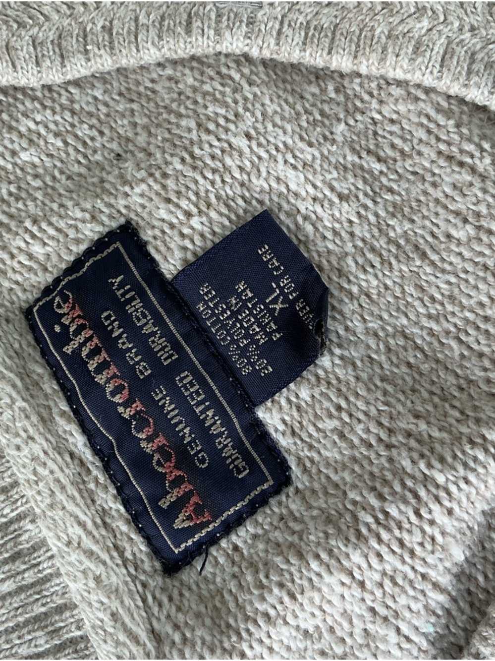 Abercrombie & Fitch Cream Knit V-Neck Sweater Vest - Picture 3 of 5